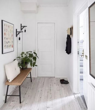 04-Corridor-wall-lamp
